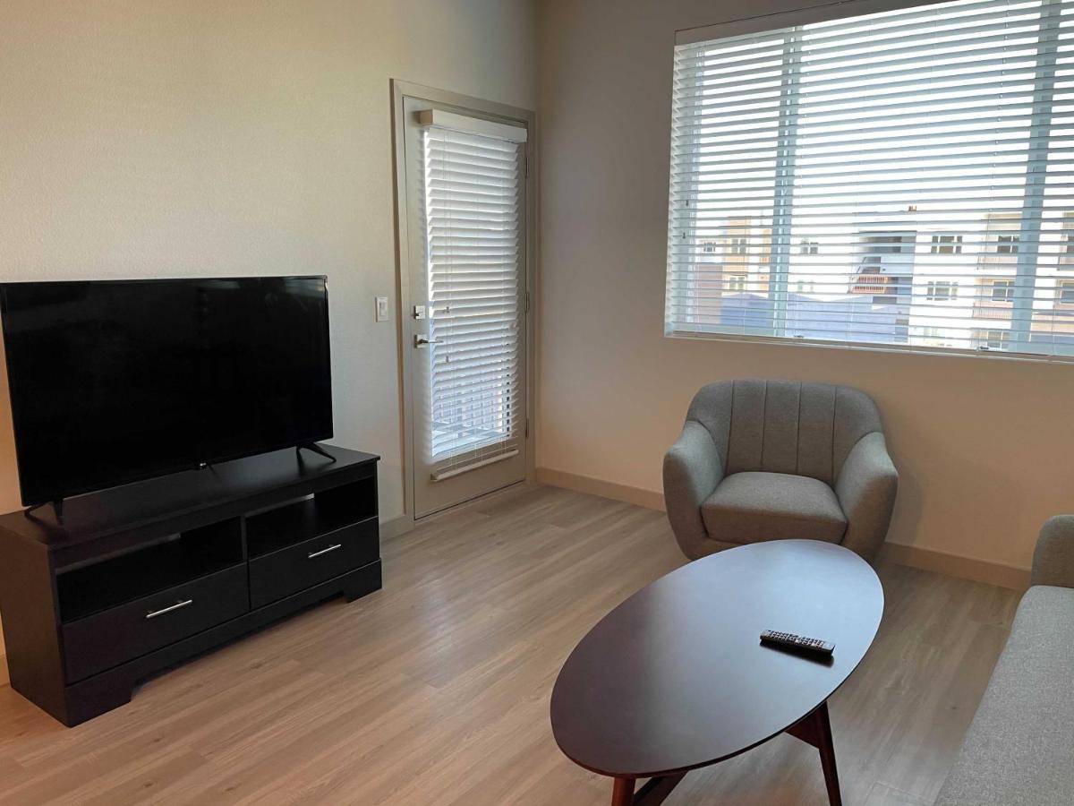 Stay Gia New Modern 1 Bedroom Apartment With Swimming Pool & Gym At Grayson Place Goodyear Dış mekan fotoğraf